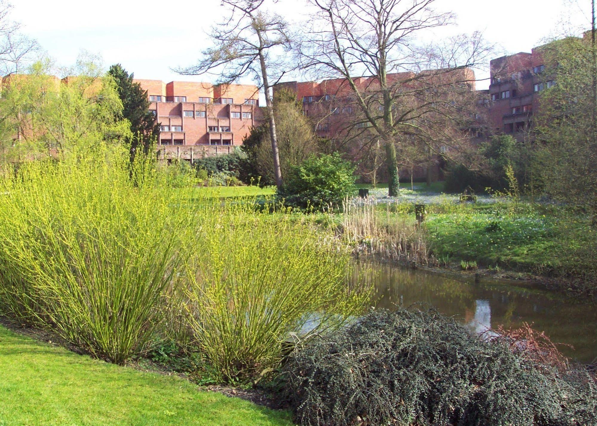 Robinson College - University Of Cambridge Exteriör bild